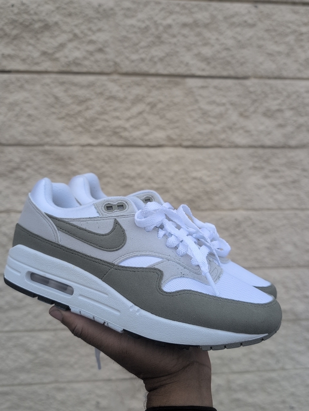 Nike Air Max 1 White-Light Army Green-Neutral Grey Women's Size 7 NWOB - Picture 3 of 7